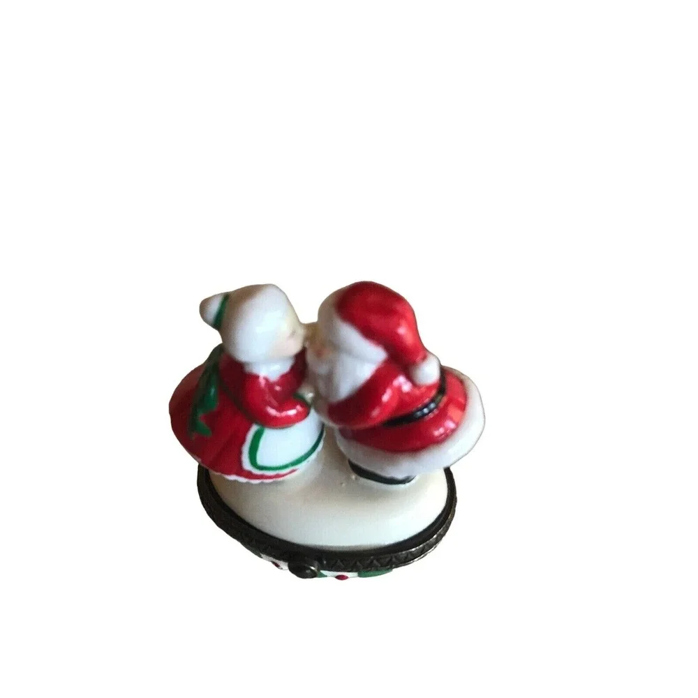 Midwest Trinket Box Red Santa and Mrs Claus Kissing Christmas Hinged Porcelain